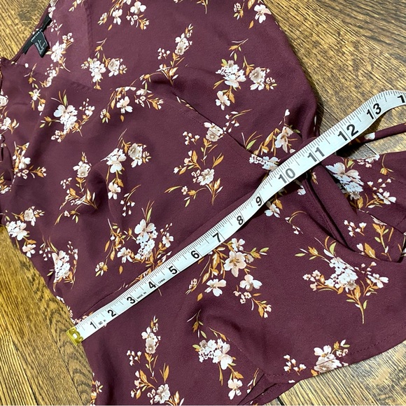 EUC Forever 21 peplum wrap floral blouse - Picture 11 of 12